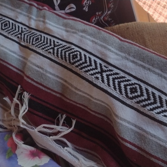 Colorful Parrot and Pirate Themed Items (5) - Picture 4 of 5